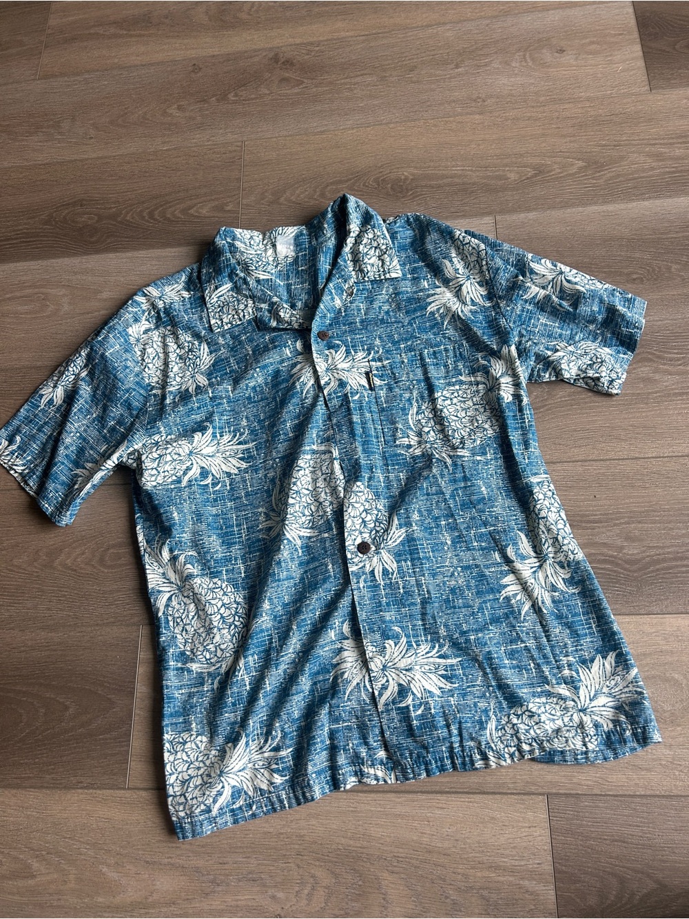 Men's Blue Pineapple-Print Short-Sleeve Button-Down Shirt